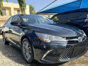 Toyota Camry SE 4dr Sedan (2.5L 4cyl 6A) 2015