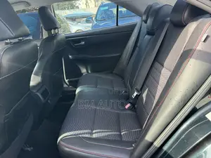 Toyota Camry SE 4dr Sedan (2.5L 4cyl 6A) 2015
