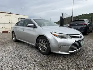 Toyota Avalon Limited Sedan FWD (3.5L 6cyl 6A) 2013 Silver