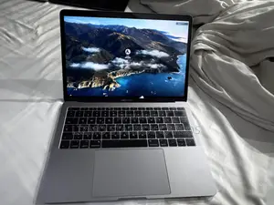 Laptop Apple MacBook Pro 2017 8GB Intel Core i5 SSD 256GB
