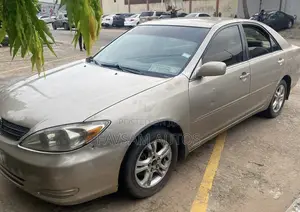 Toyota Camry 2004 Gold