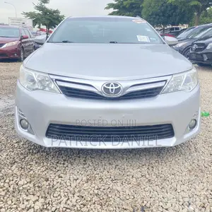 Toyota Camry XLE 4dr Sedan (2.5L 4cyl 6A) 2013 Silver