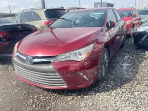 Toyota Camry LE 4dr Sedan (2.5L 4cyl 6A) 2016 Red