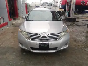 Toyota Venza 2011 Silver