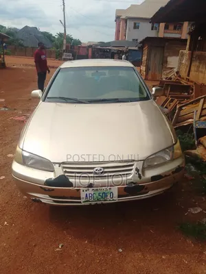 Toyota Camry 2001 Gold