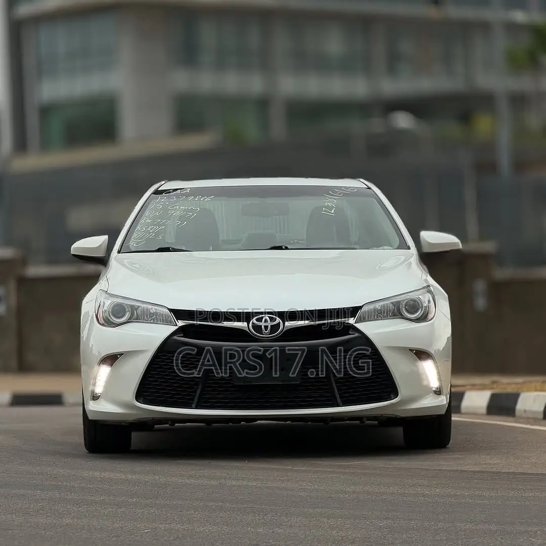 Toyota Camry 2016 White