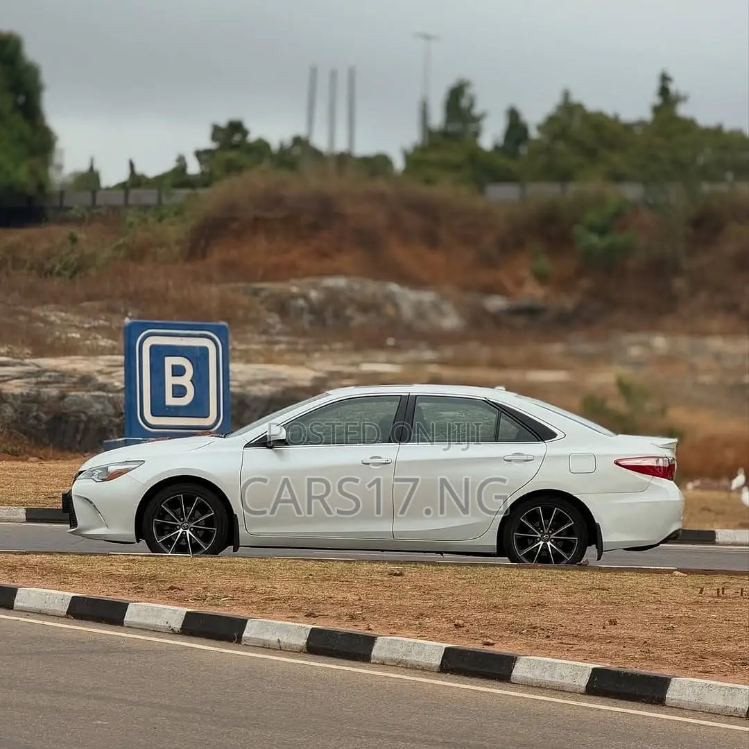 Toyota Camry 2016 White