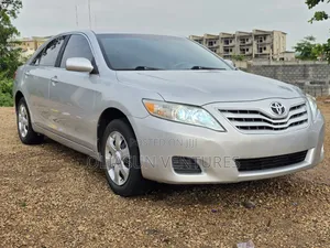 Toyota Camry LE 4dr Sedan (2.5L 4cyl 6A) 2011 Silver