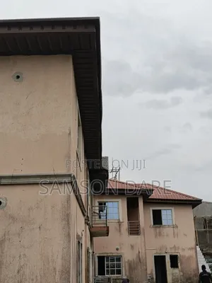 11bdrm Apartment in Liberty Estate, Ado / Ajah for sale