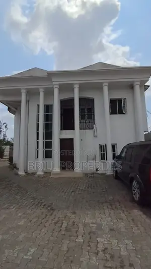 5bdrm House in Adebisi Close, Ogunlana for sale