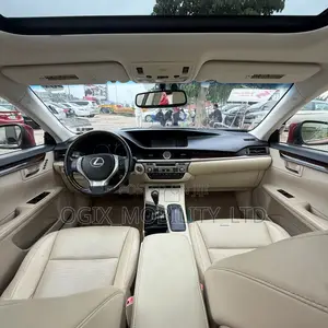 Lexus ES 2014 Red
