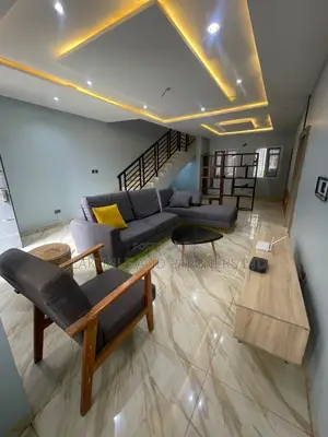 4bdrm Duplex in River Park Estate, FHA for rent