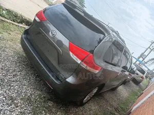 Toyota Sienna XLE 7 Passenger Mobility 2012 Gray