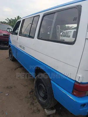 Volkswagen Transporter 2004 Blue