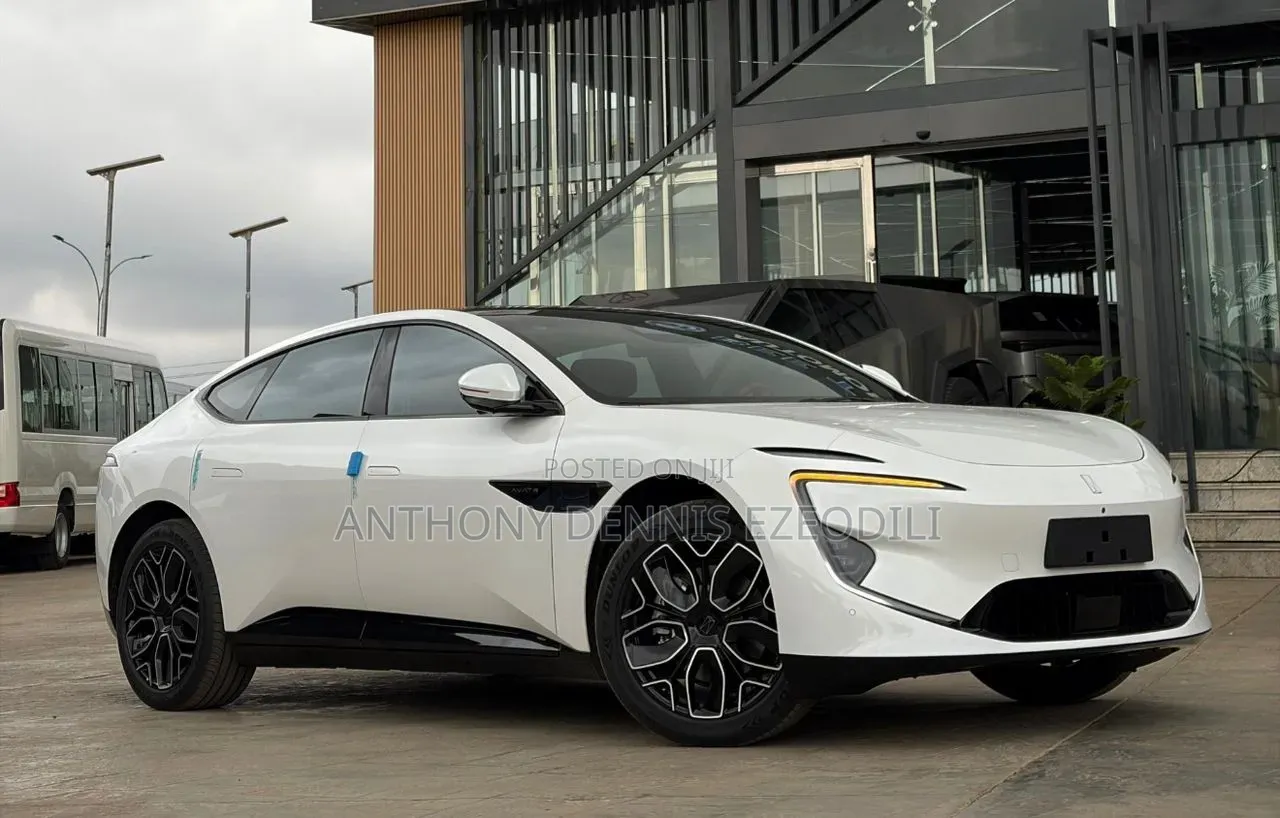 New Avatr 12 2025 White