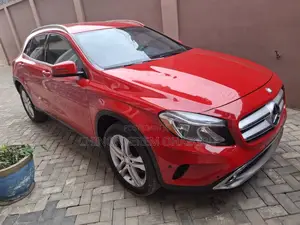 Mercedes-Benz GLA 250 2015 Red