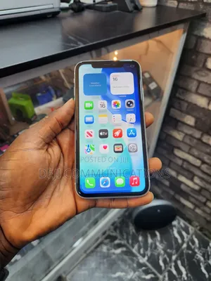 Apple iPhone 11 64 GB White