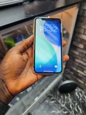 Apple iPhone 11 64 GB White