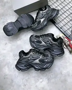 Title
Luxury Black Grey Chunky Sneakers for Men Women – Fashion