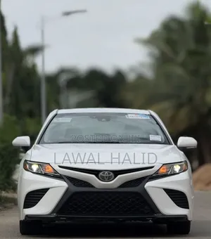 Toyota Camry 2018 White