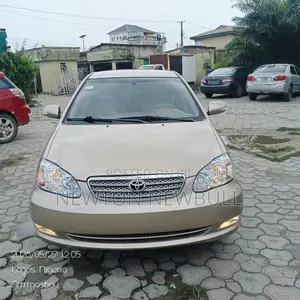 Toyota Corolla 2004 Gold