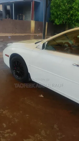 Lexus ES 300 2002 White