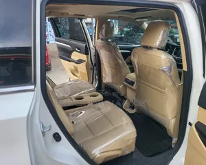 Toyota Highlander XLE 4x4 V6 (3.5L 6cyl 8A) 2017 White