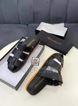 Designer Palm Slippers Available in Different Designs and Sizes