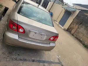 Toyota Corolla LE 2007 Gold
