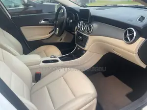 Mercedes-Benz GLA 250 2016 White