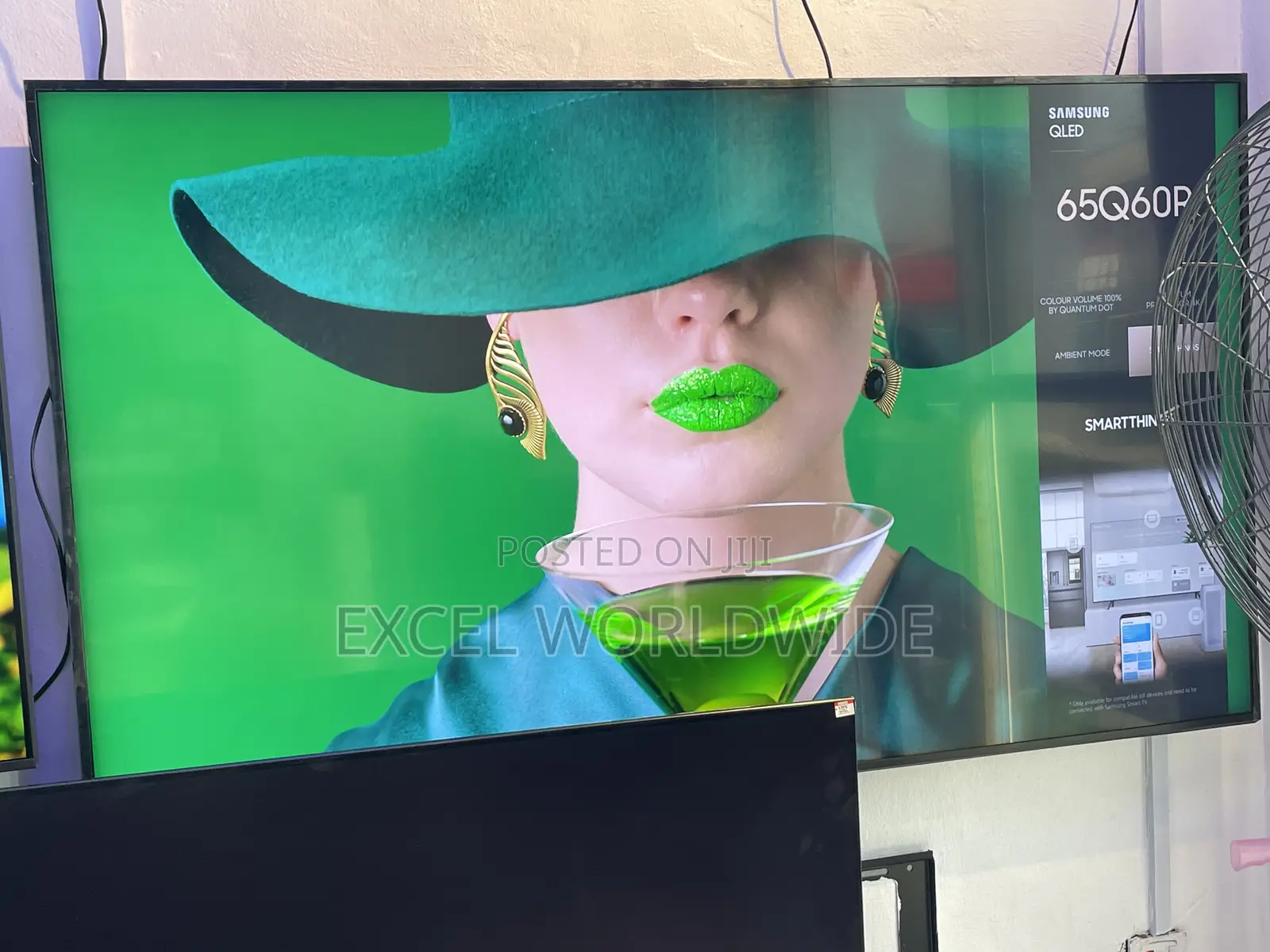 65”Samsung Qled Smart TV With Ai-Upscaling Resolution.