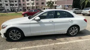 Mercedes-Benz C300 Base 4Matic Sedan AWD (2.0L 4cyl 7A) 2016 White