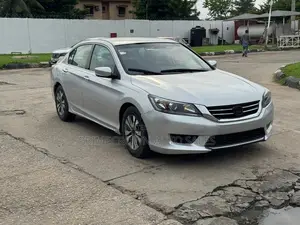 Honda Accord LX 4dr Sedan FWD (2.4L 4cyl 2A) 2013 Silver