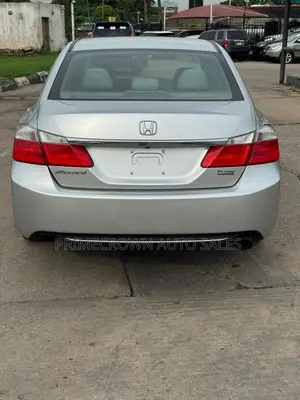 Honda Accord LX 4dr Sedan FWD (2.4L 4cyl 2A) 2013 Silver