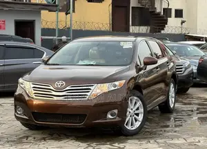 Toyota Venza XLE 2012 Gold