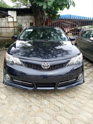 Toyota Camry SE 4dr Sedan (2.5L 4cyl 6A) 2013 Blue