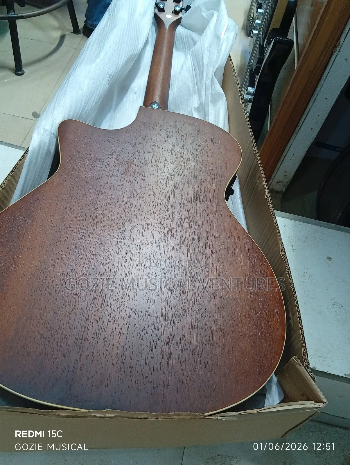 Donner 41" Semi Acoustic Guitar 6 Strings