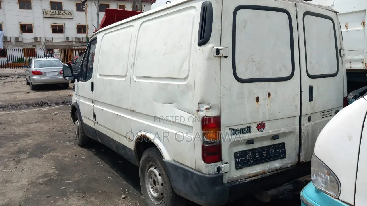Ford E350 2006 White