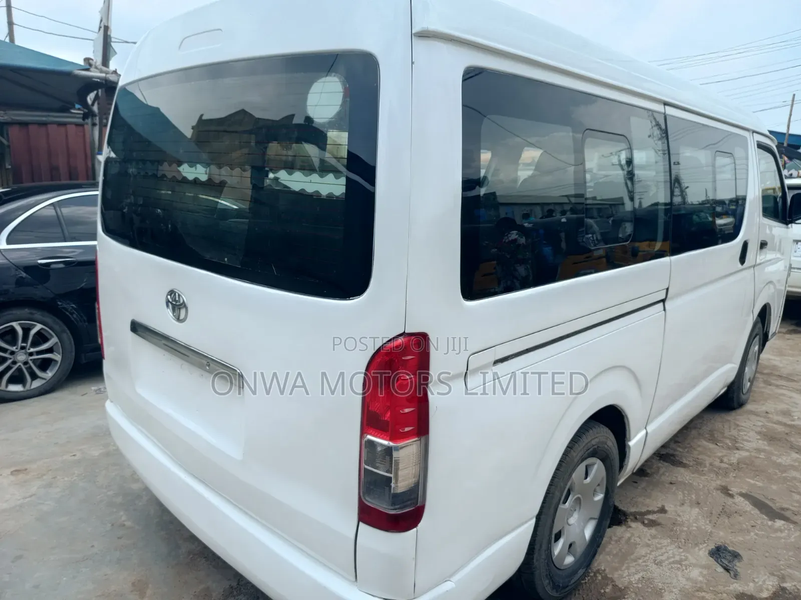 Toyota HiAce 2012 White