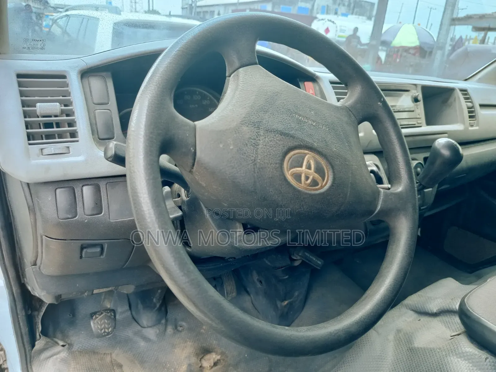 Toyota HiAce 2012 White