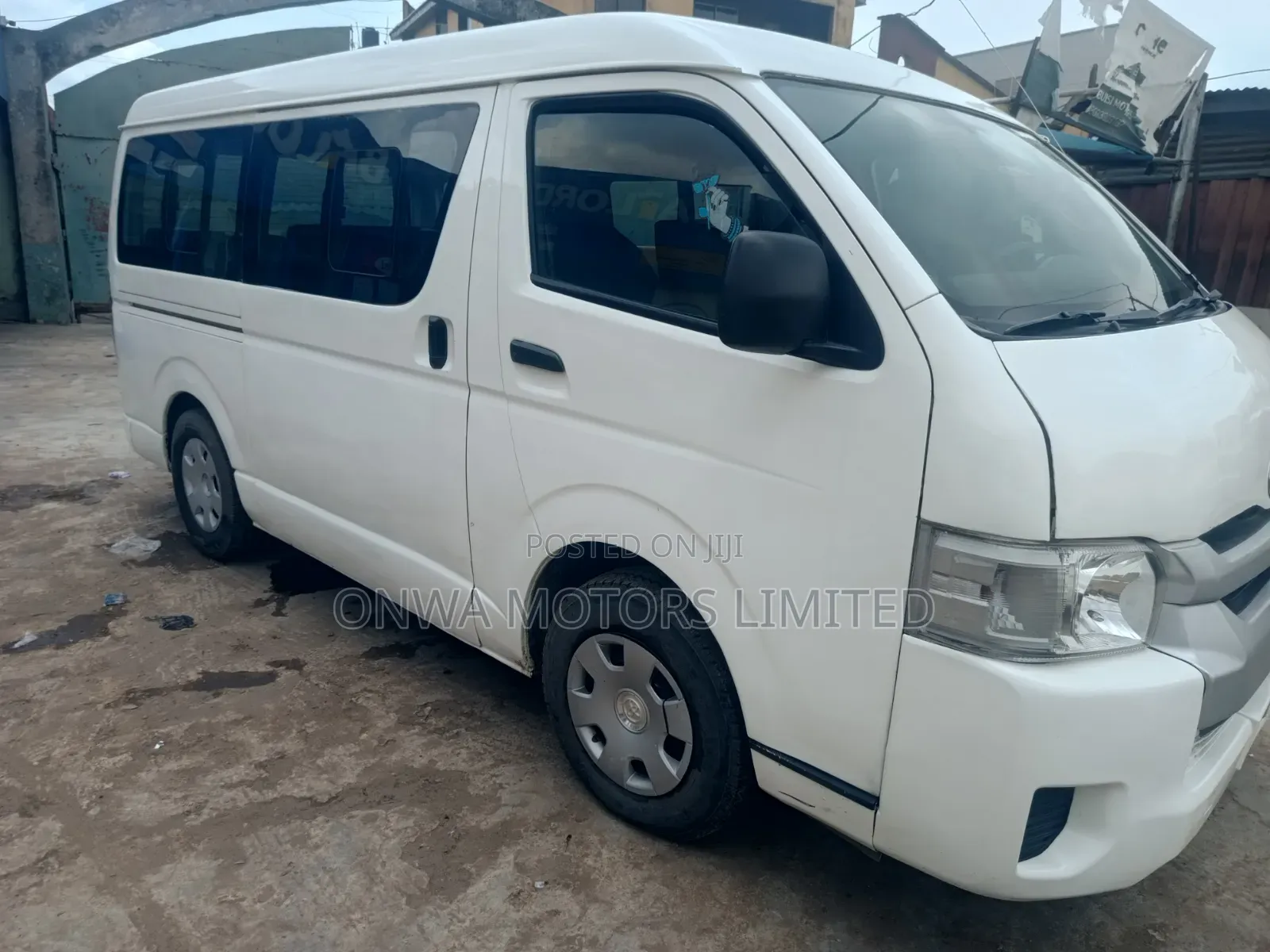 Toyota HiAce 2012 White