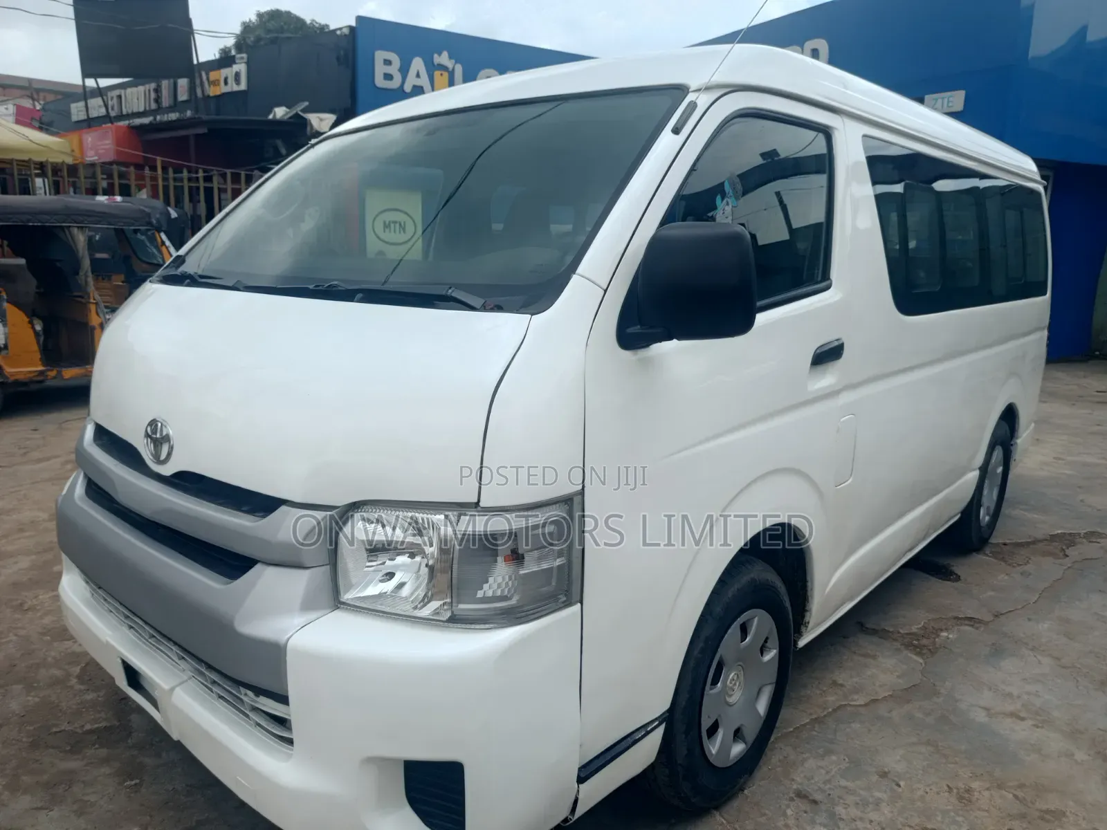 Toyota HiAce 2012 White