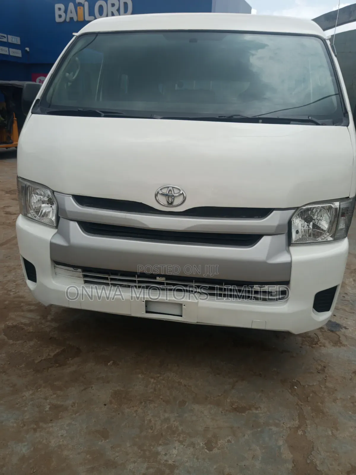 Toyota HiAce 2012 White