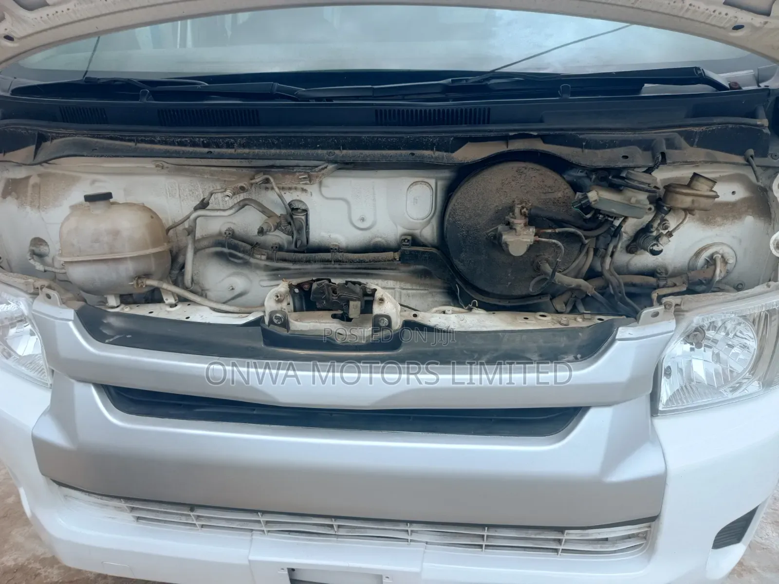 Toyota HiAce 2012 White