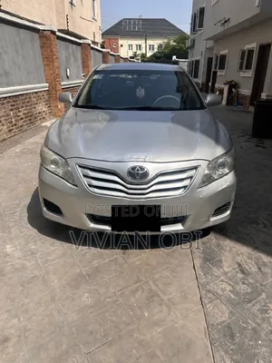 Toyota Camry LE 4dr Sedan (2.5L 4cyl 6AM) 2010 Silver