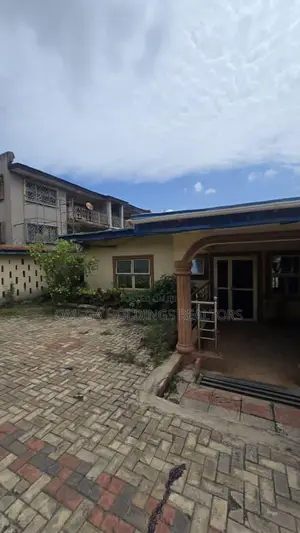 5bdrm Bungalow in Kunfejiyin, Agodi for sale