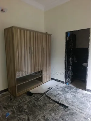 3bdrm Block of Flats in Utako for rent