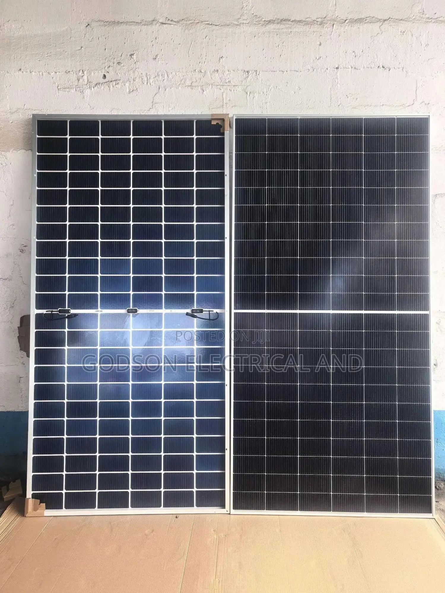 585w Jinko Panels