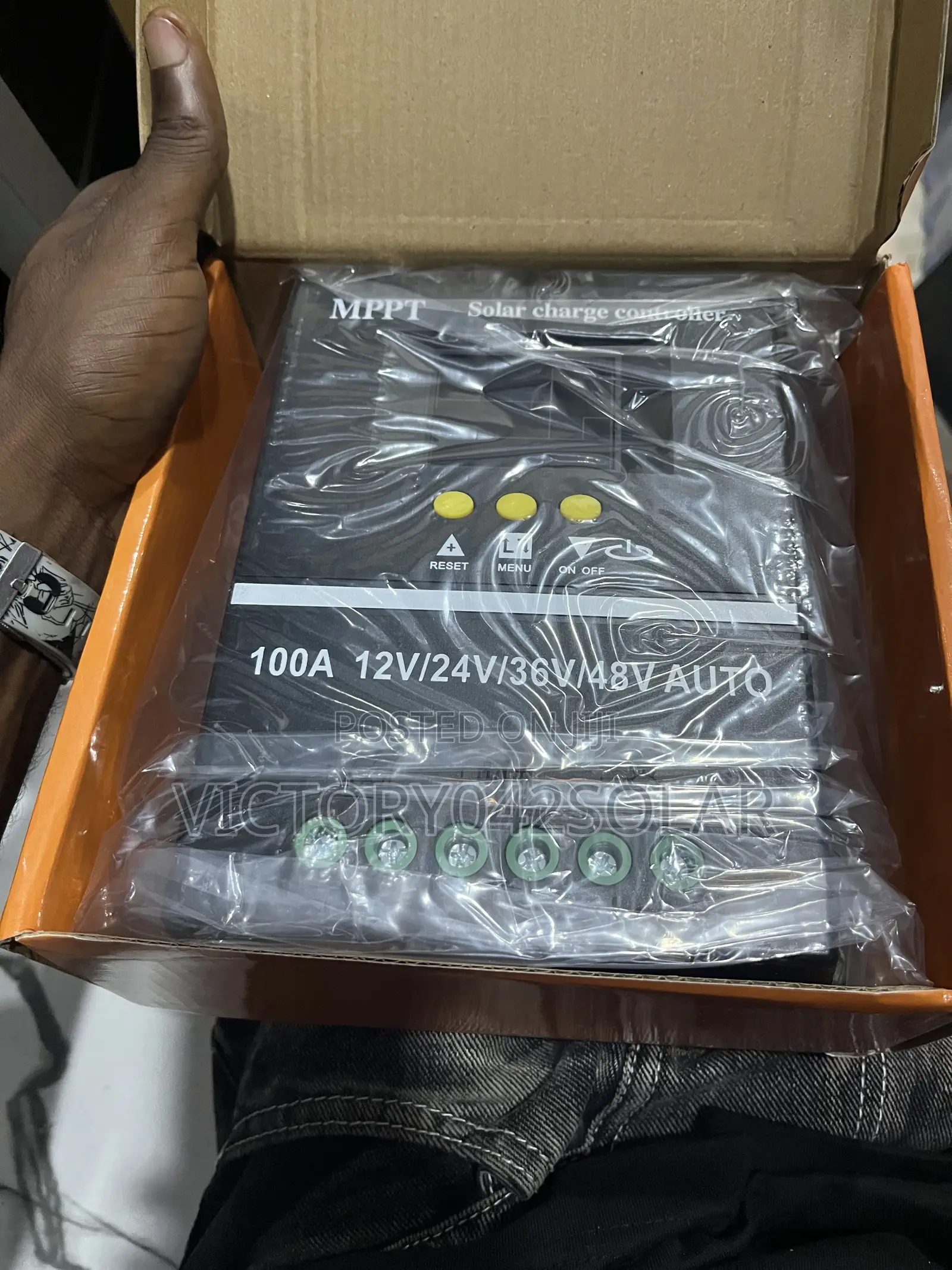 Solar Charge Controller 100ah Available in Store