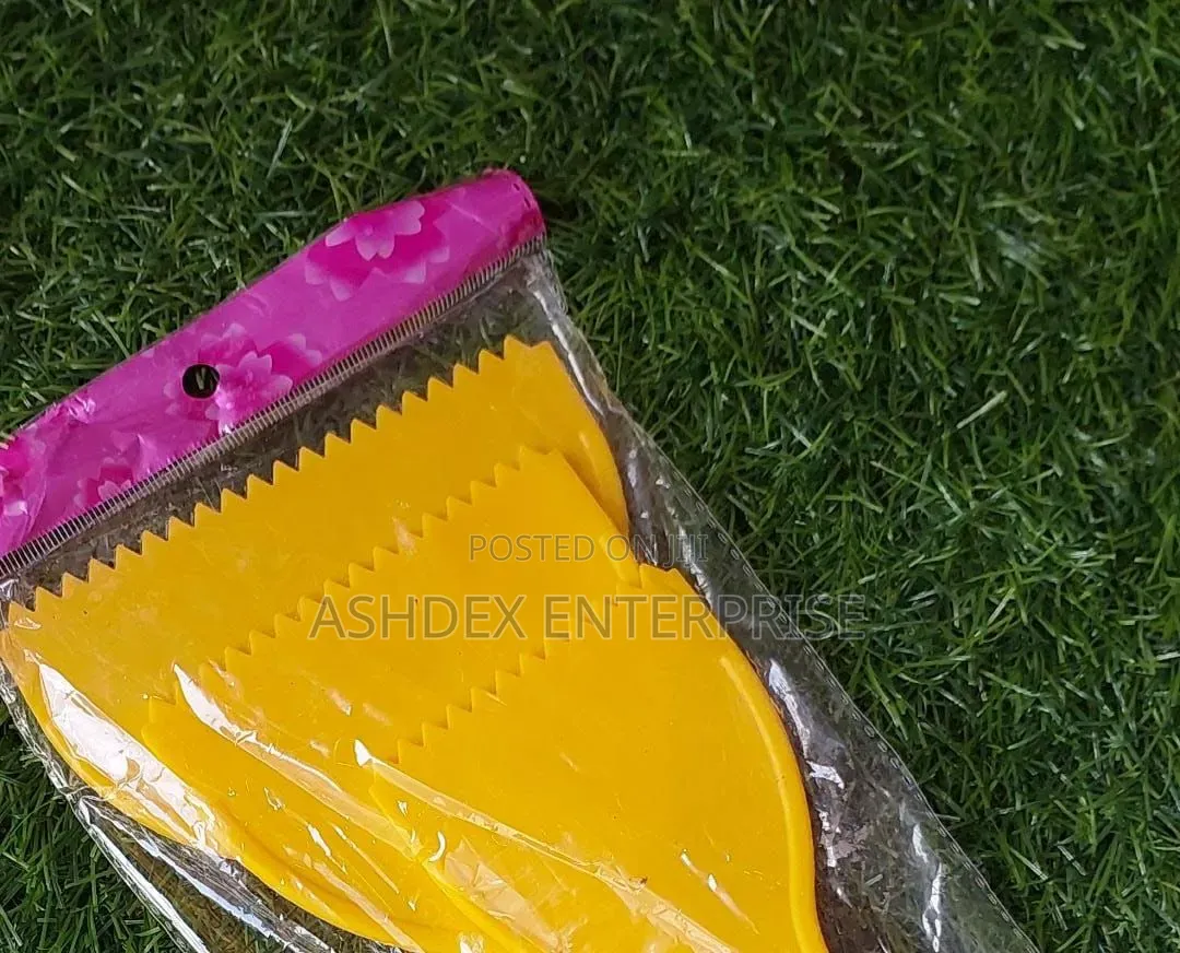 Mirage Plastic Scraper